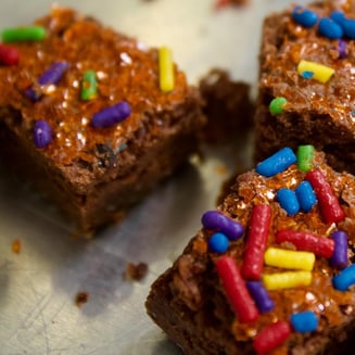 Rainbow Sprinkle - Hybrid (100mg) by Love's Oven