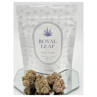Daywrecker x Strawberry Banana by Royal Leaf