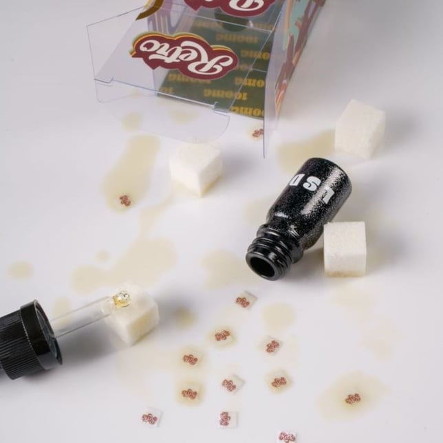 Retro - LSD (Liquid Solventless Drops) - Edible Liquid Rosin - 2000mg THC - Image 2 Retro - LSD (Liquid Solventless Drops) - Edible Liquid Rosin - 2000mg THC - Image 2